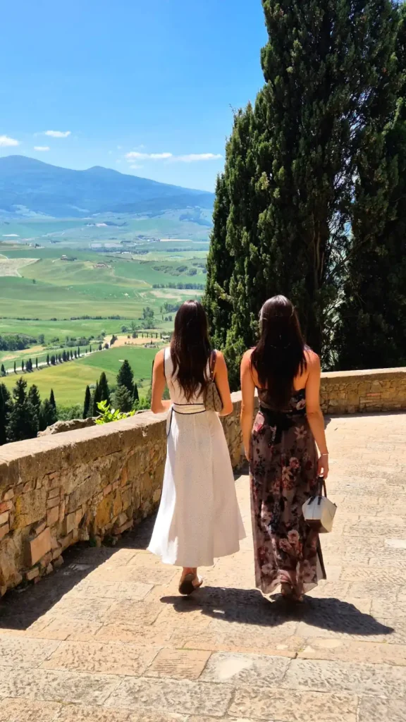 Paesaggio da vedere nel Val d'orcia tesla experience a Pienza